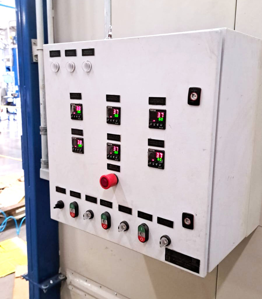 Fabricación de tablero eléctrico de operation industrial con botonera de control
